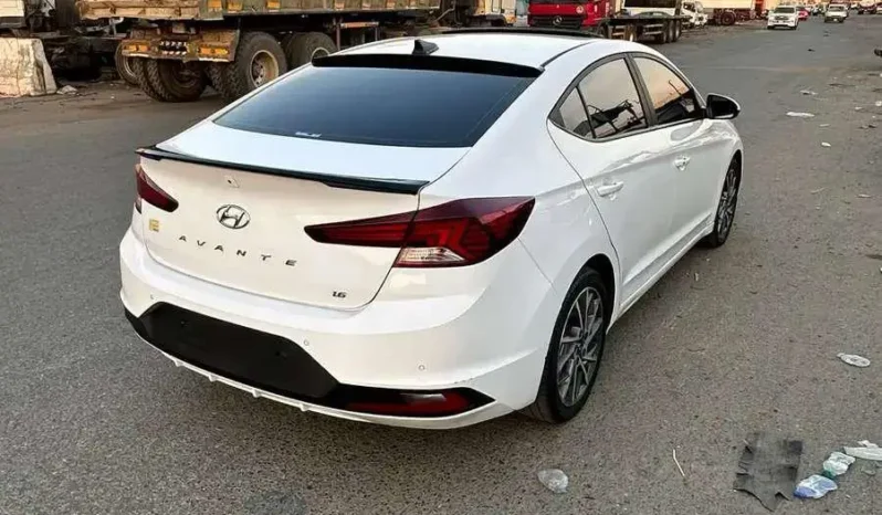 
هيواندي النترا ديزل فتحه سقف فل كامل 2019 بلاك بيري كامل									
